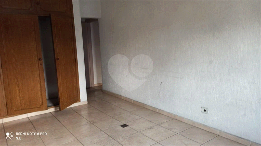 Prédio comercial na Maria Amália Lopes de Azevedo com 290 m² de área útil