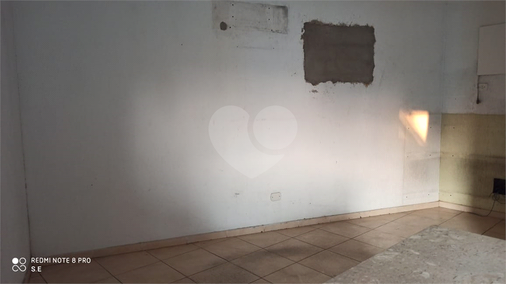 Prédio comercial na Maria Amália Lopes de Azevedo com 290 m² de área útil