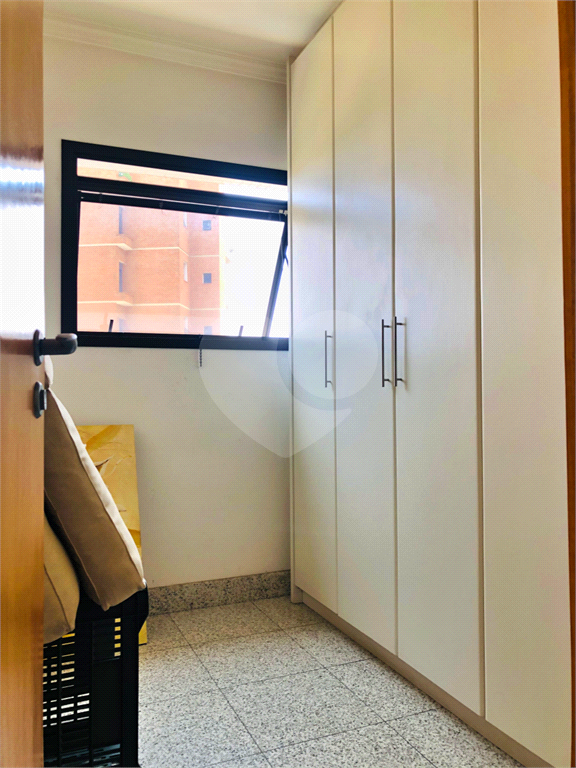 Apartamento à venda com 4 quartos, 270m² - Foto 17