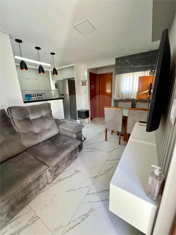 Apartamento semi novo, pronto para morar 2 dormitórios 1 vaga 