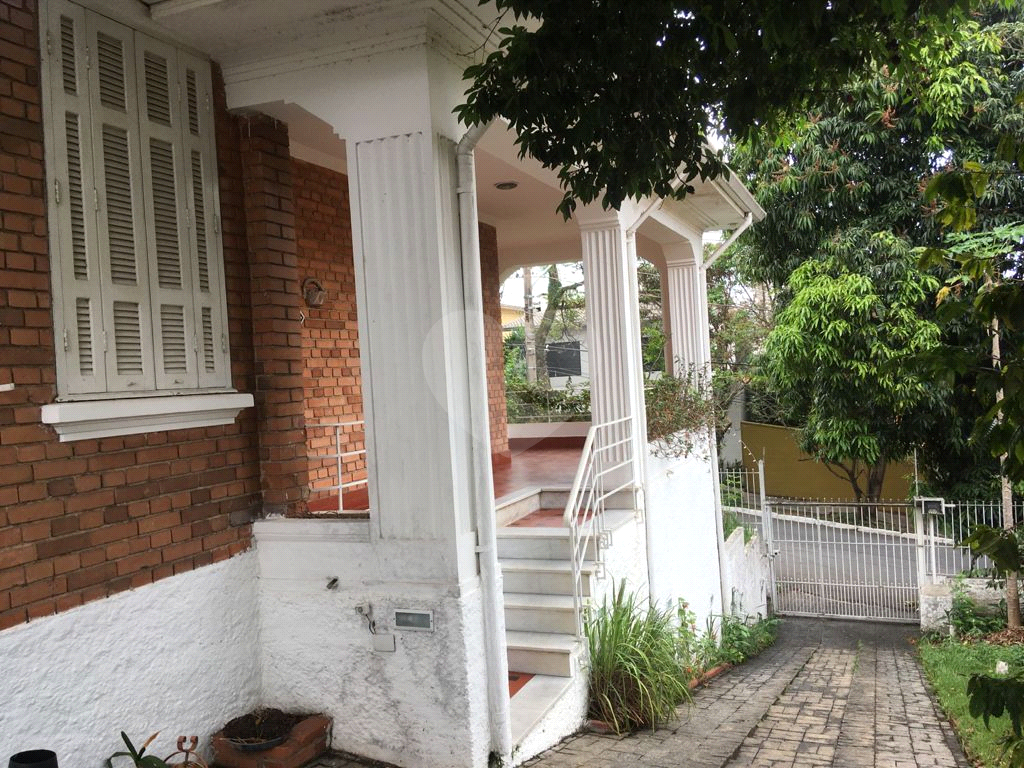 Sobrado  à venda em PERDIZES com 300 m²
