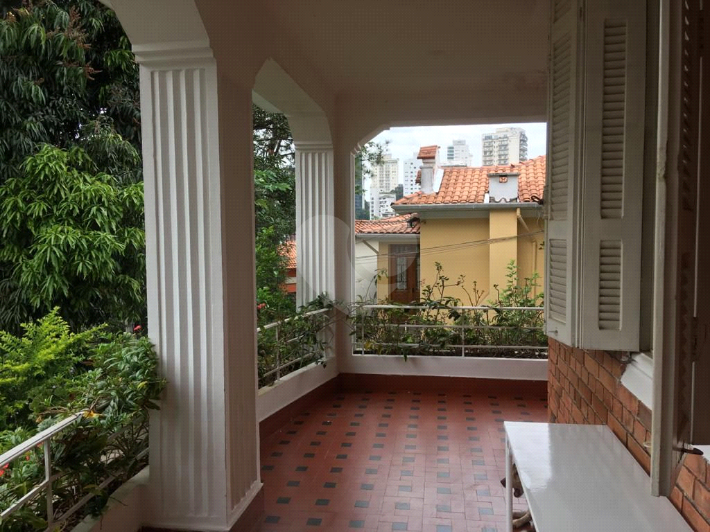 Sobrado  à venda em PERDIZES com 300 m²