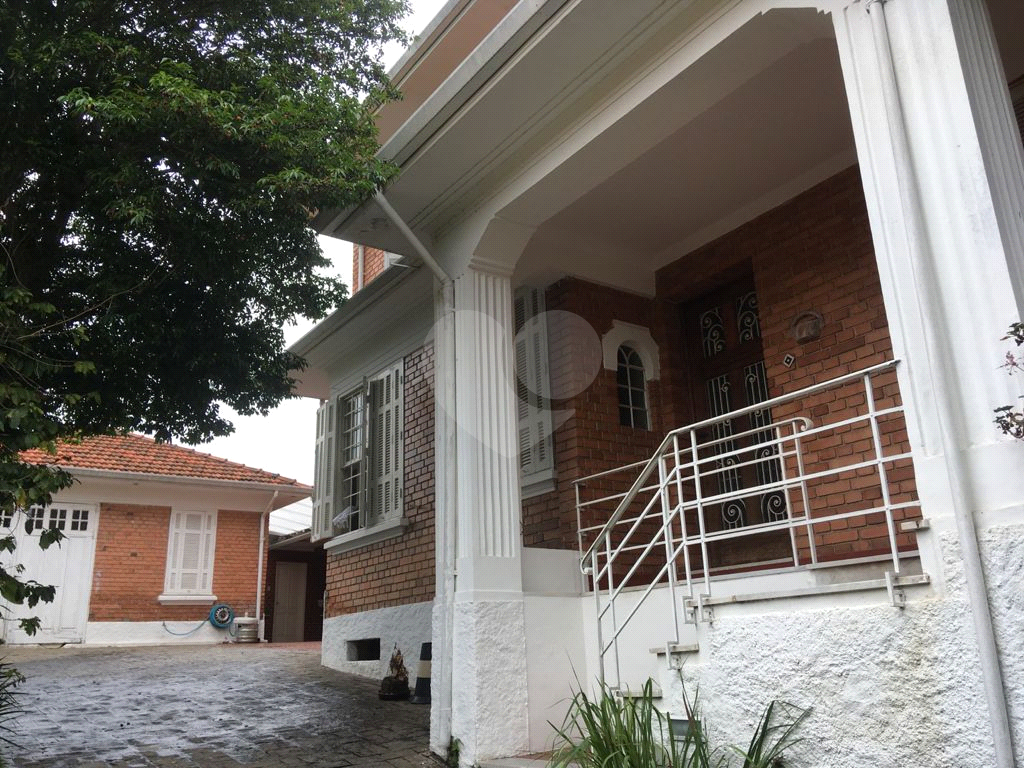 Sobrado  à venda em PERDIZES com 300 m²