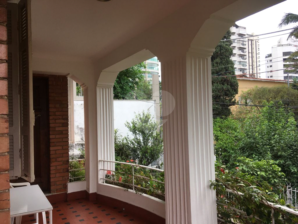 Sobrado  à venda em PERDIZES com 300 m²