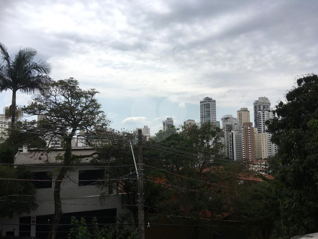 Sobrado  à venda em PERDIZES com 300 m²