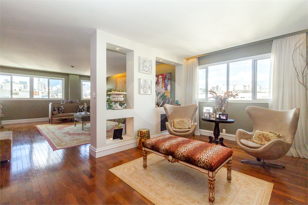 APARTAMENTO em JARDIM PAULISTA