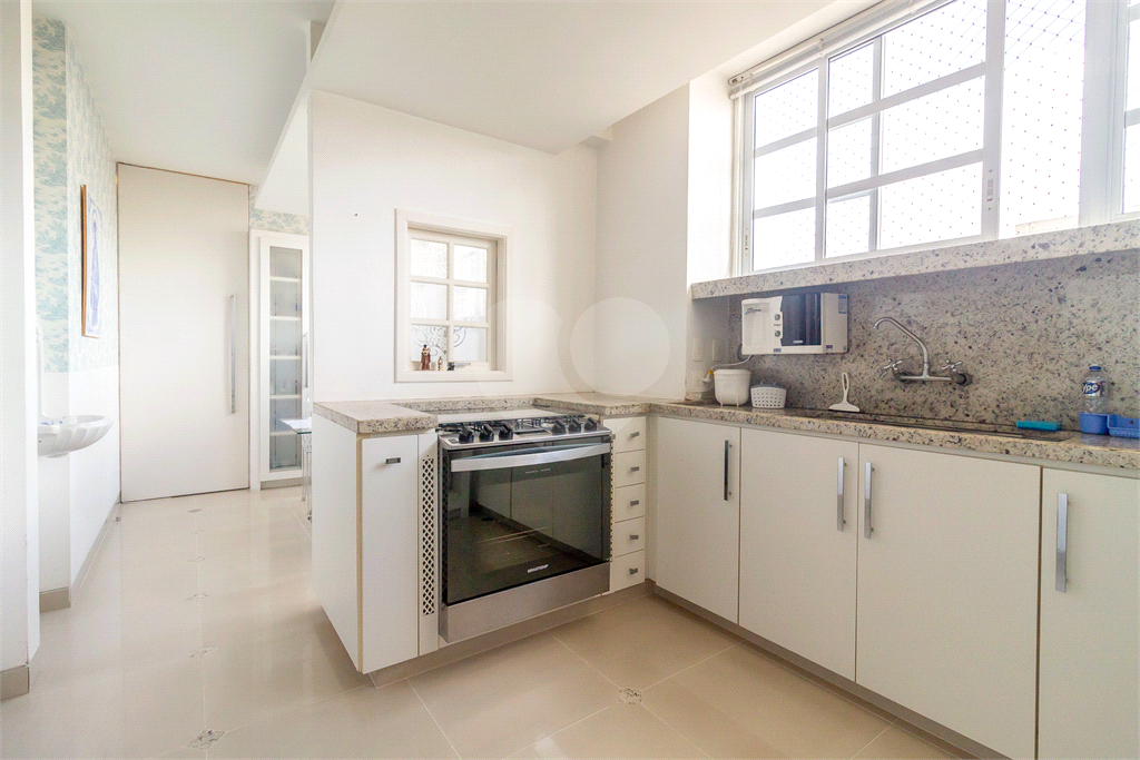 APARTAMENTO em JARDIM PAULISTA