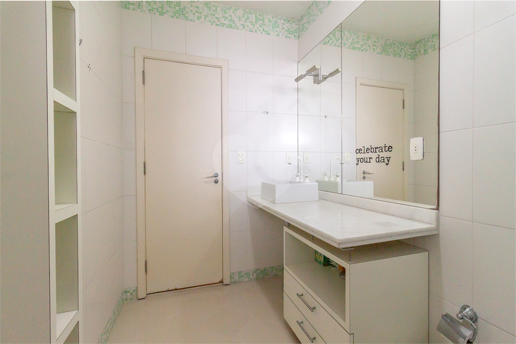 APARTAMENTO em JARDIM PAULISTA