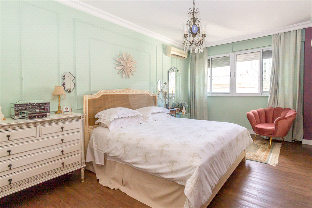 APARTAMENTO em JARDIM PAULISTA