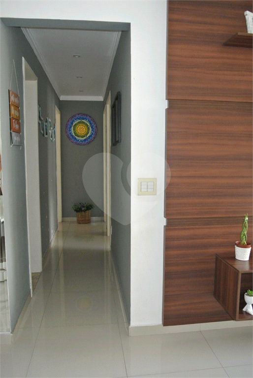 Apartamento com 3 quartos sendo 1 suíte - 2 vagas fixas - Bairro Santa Teresinha.