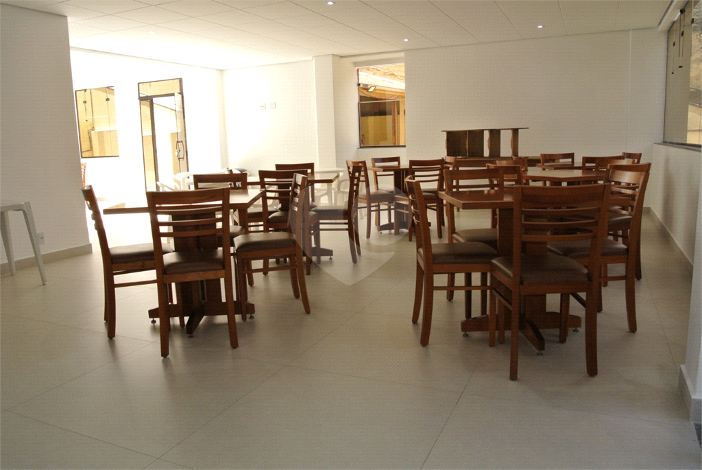 Apartamento com 3 quartos sendo 1 suíte - 2 vagas fixas - Bairro Santa Teresinha.