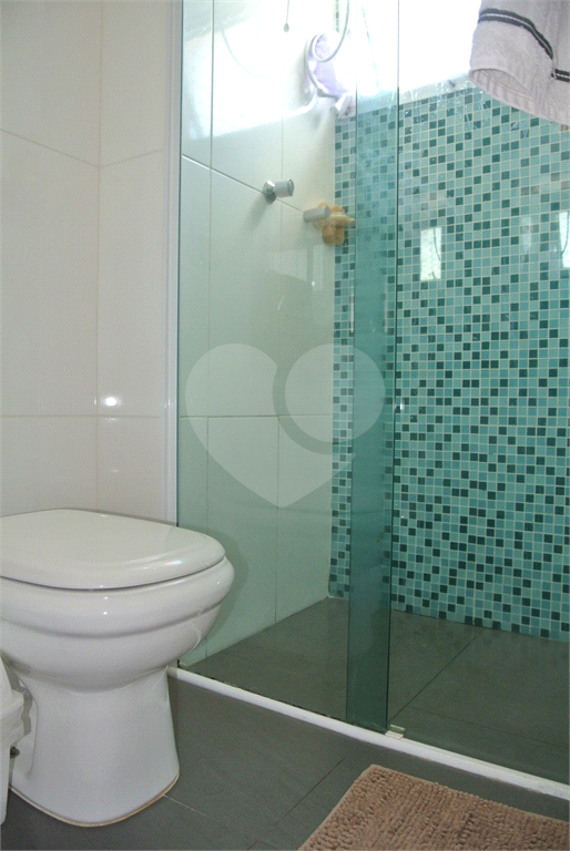 Apartamento com 3 quartos sendo 1 suíte - 2 vagas fixas - Bairro Santa Teresinha.