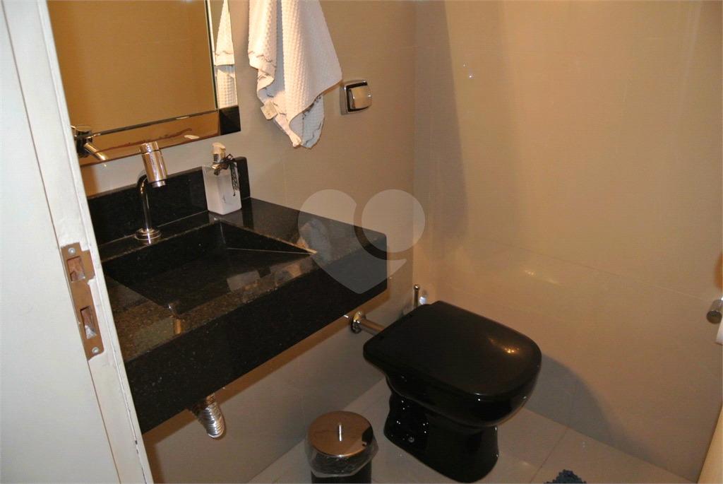 Apartamento com 3 quartos sendo 1 suíte - 2 vagas fixas - Bairro Santa Teresinha.