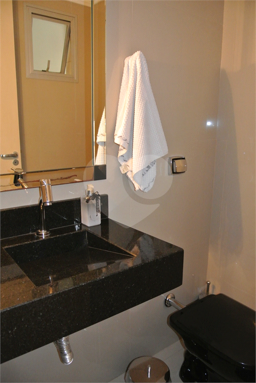 Apartamento com 3 quartos sendo 1 suíte - 2 vagas fixas - Bairro Santa Teresinha.