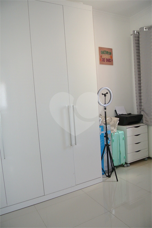 Apartamento com 3 quartos sendo 1 suíte - 2 vagas fixas - Bairro Santa Teresinha.