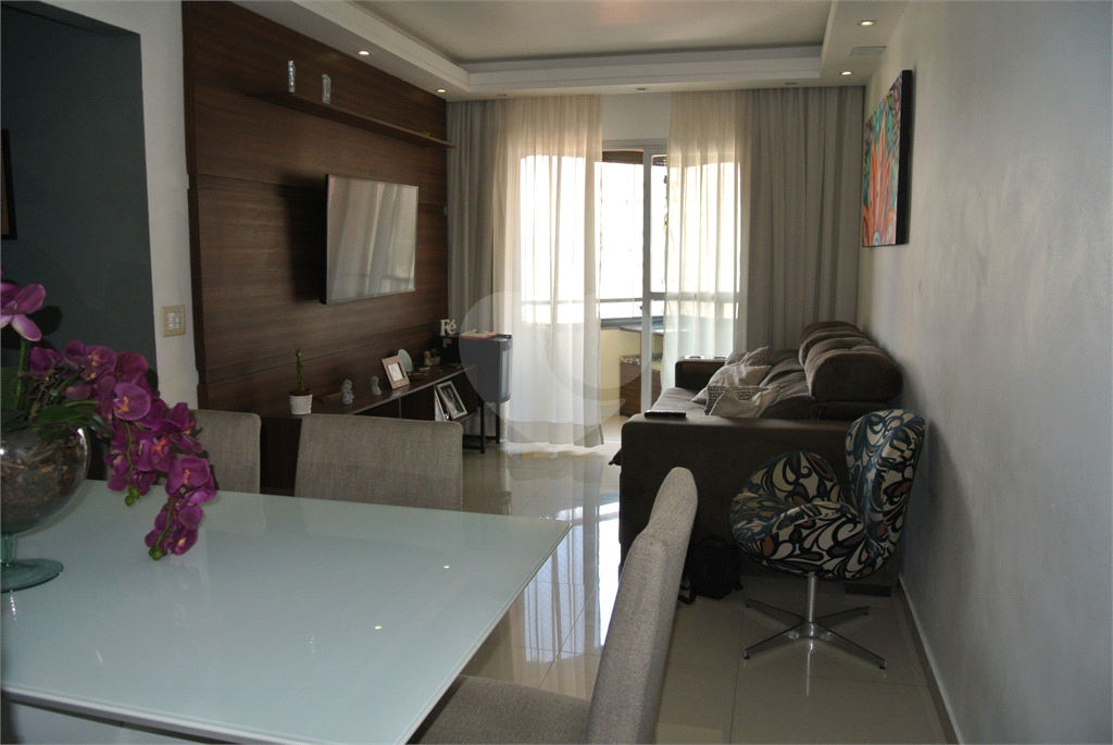 Apartamento com 3 quartos sendo 1 suíte - 2 vagas fixas - Bairro Santa Teresinha.