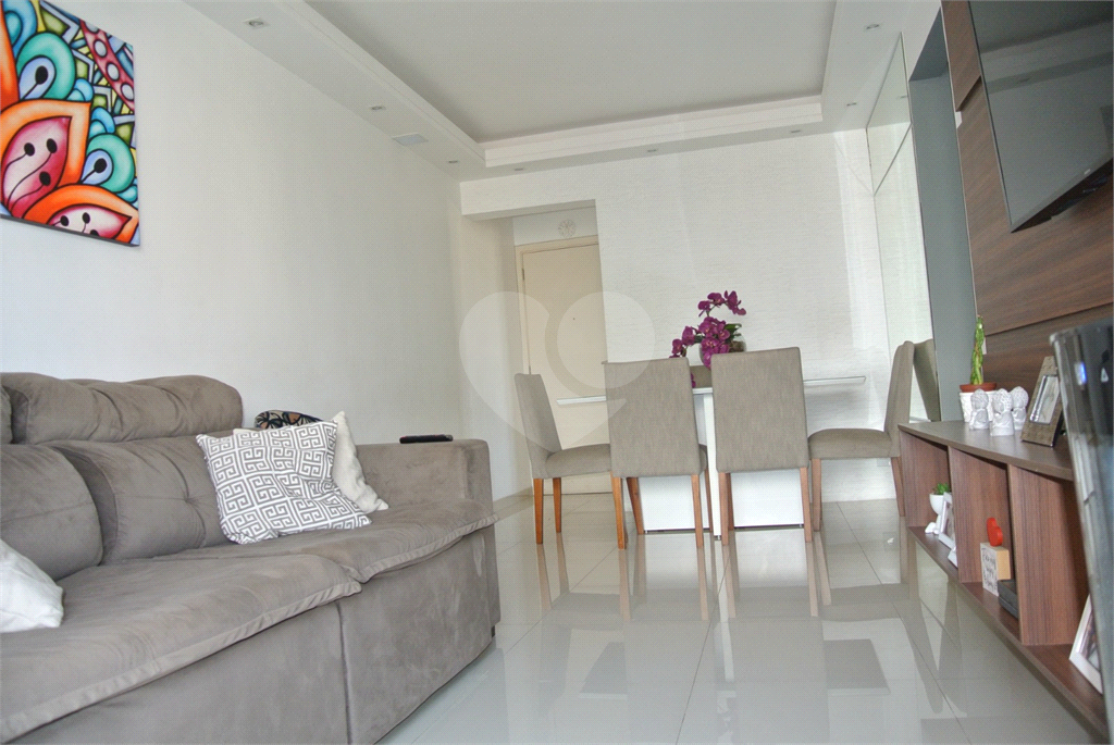 Apartamento com 3 quartos sendo 1 suíte - 2 vagas fixas - Bairro Santa Teresinha.