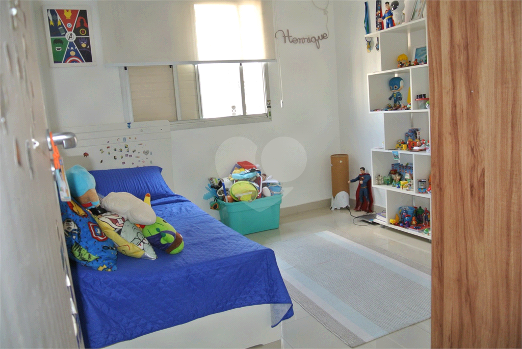 Apartamento com 3 quartos sendo 1 suíte - 2 vagas fixas - Bairro Santa Teresinha.