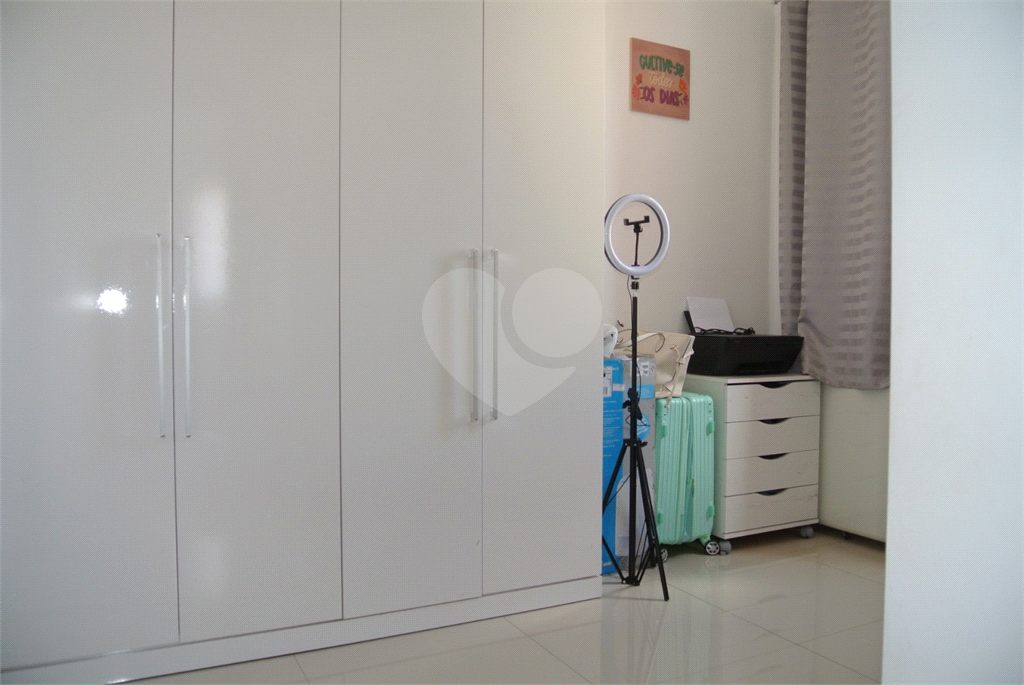 Apartamento com 3 quartos sendo 1 suíte - 2 vagas fixas - Bairro Santa Teresinha.