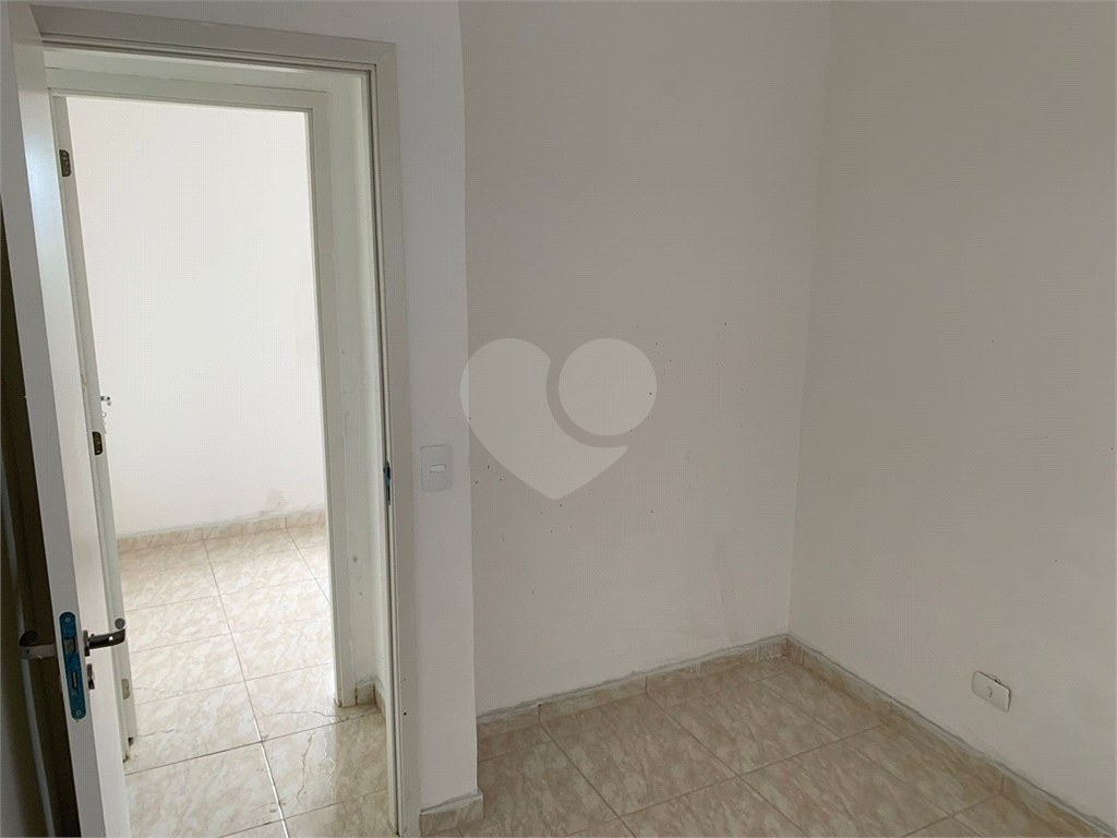 Apartamento à venda com 2 quartos, 40m² - Foto 14