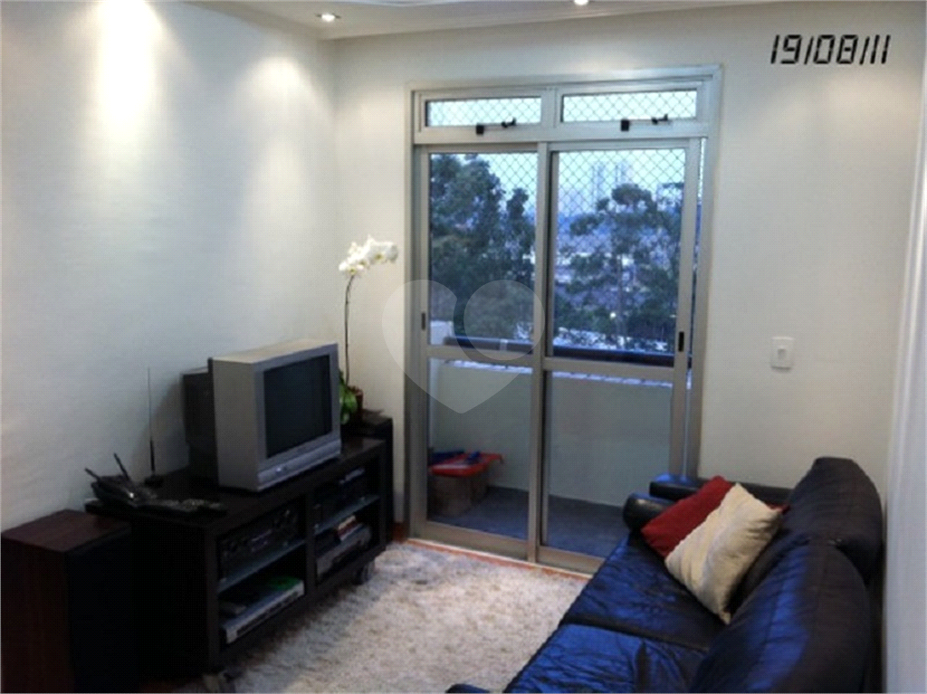 APARTAMENTO em PARQUE NOVO MUNDO