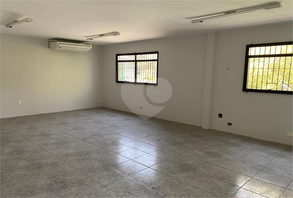Sobrado de 300m2 para fins comerciais