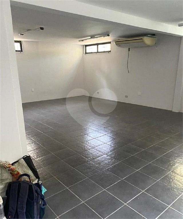 Sobrado de 300m2 para fins comerciais
