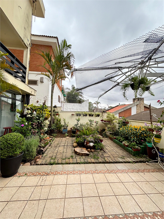 Sobrado à venda no Tucuruvi com 4 suítes, 2 master, salão de festas, área gourmet e 7 vagas.