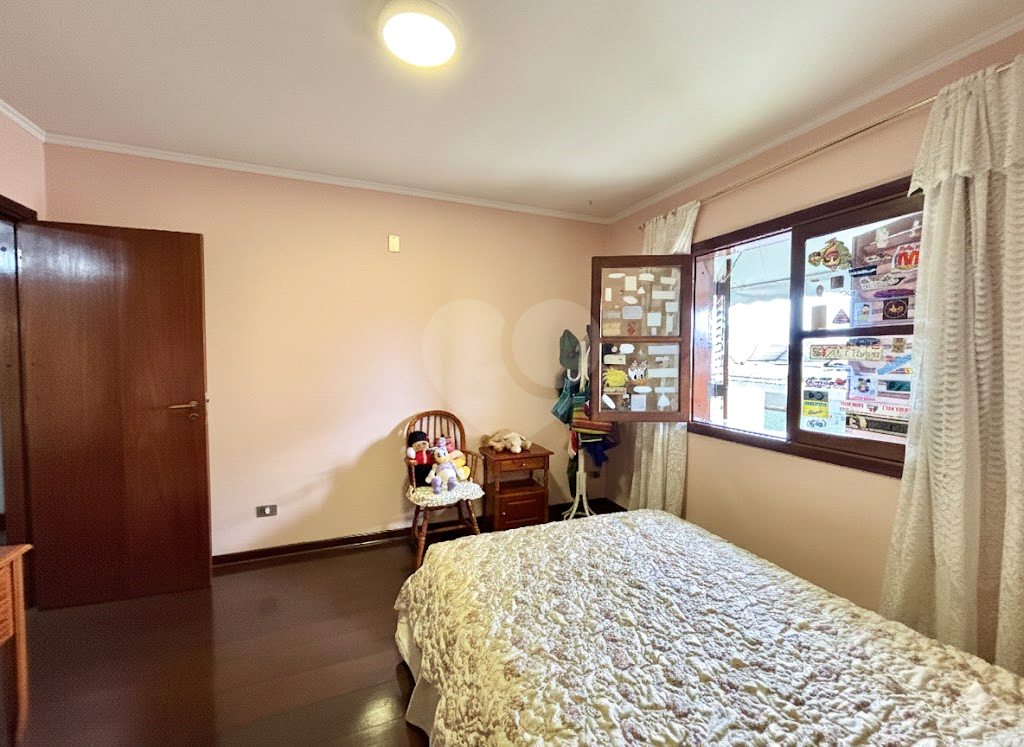 Sobrado à venda no Tucuruvi com 4 suítes, 2 master, salão de festas, área gourmet e 7 vagas.