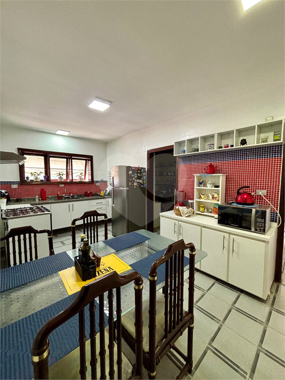 Sobrado à venda no Tucuruvi com 4 suítes, 2 master, salão de festas, área gourmet e 7 vagas.