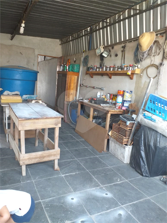 Ótimo terreno de 5 x 25 com 4 casas para renda!