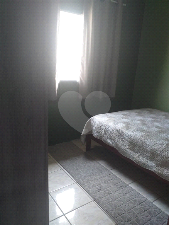 Ótimo terreno de 5 x 25 com 4 casas para renda!