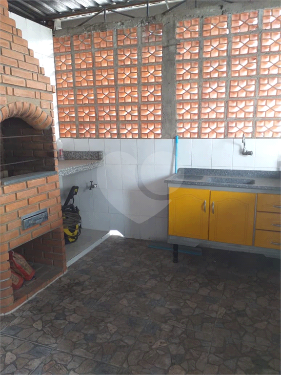 Ótimo terreno de 5 x 25 com 4 casas para renda!