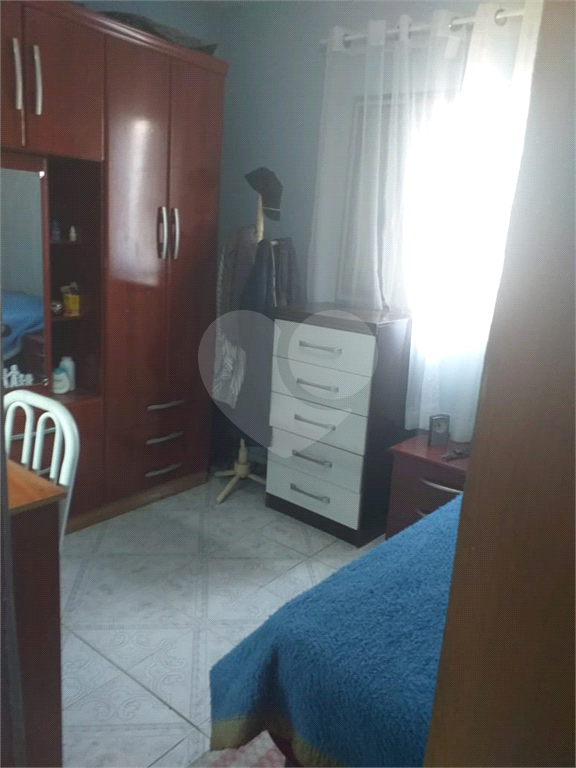 Ótimo terreno de 5 x 25 com 4 casas para renda!