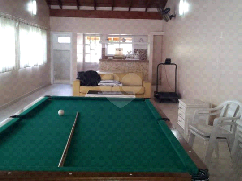 Casa com piscina em Vinhedo