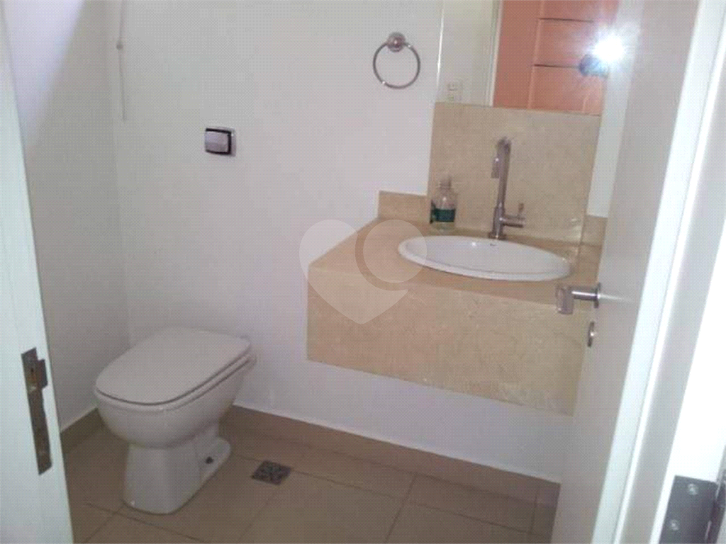 Casa com piscina em Vinhedo