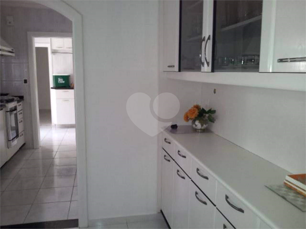 Casa com piscina em Vinhedo