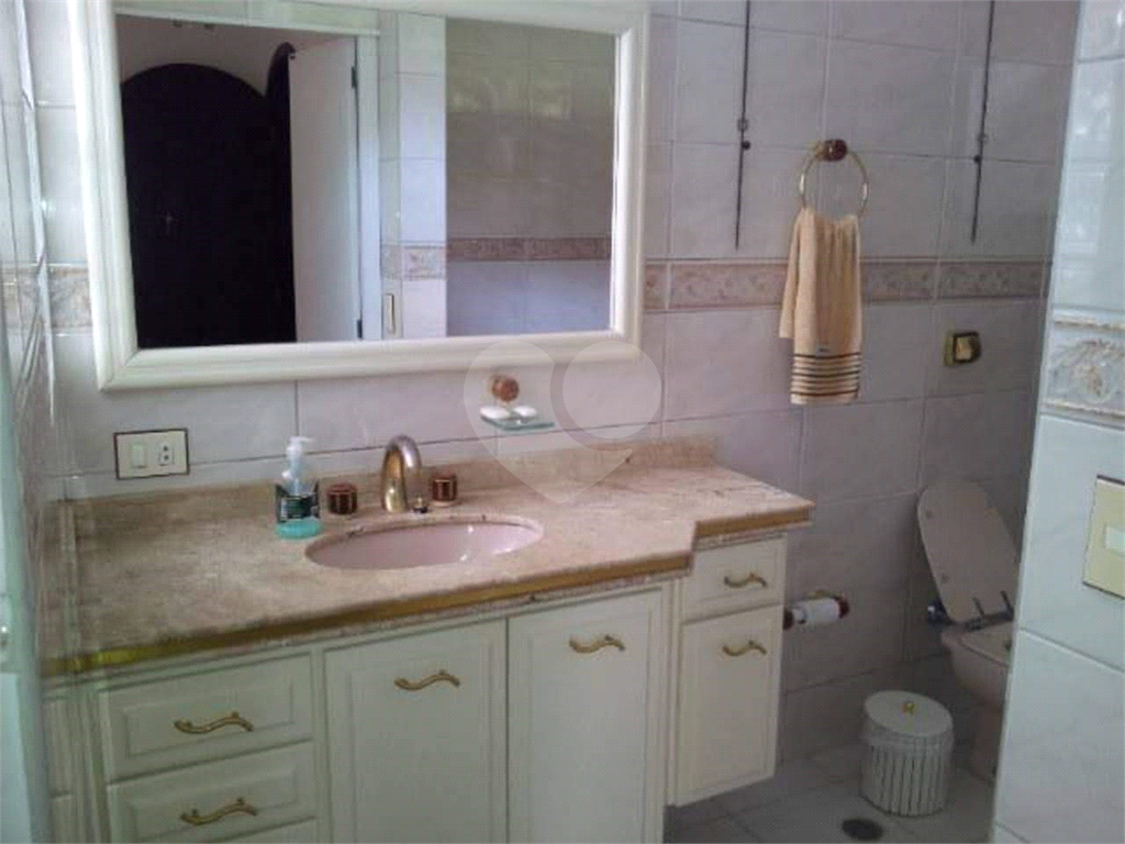 Casa com piscina em Vinhedo