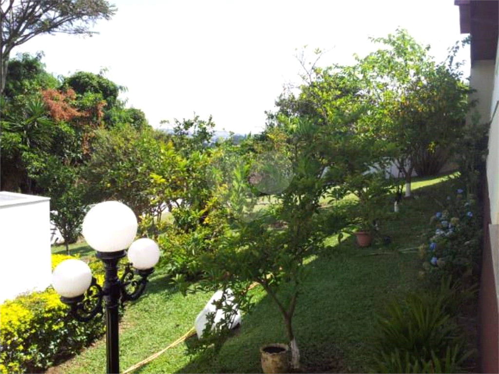 Casa com piscina em Vinhedo