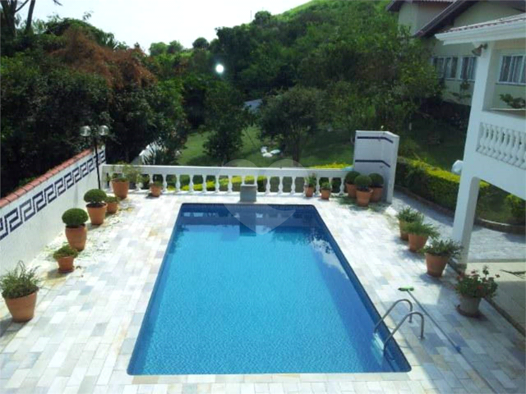Casa com piscina em Vinhedo