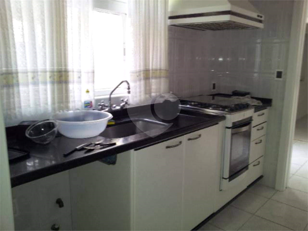 Casa com piscina em Vinhedo