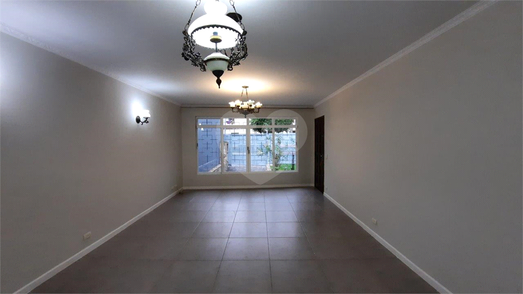 Excelente casa térrea para locação no Tremembé.