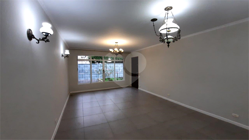 Excelente casa térrea para locação no Tremembé.
