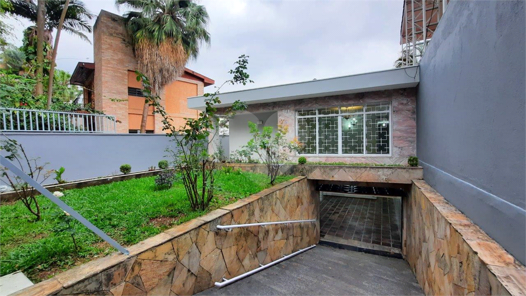 Excelente casa térrea para locação no Tremembé.