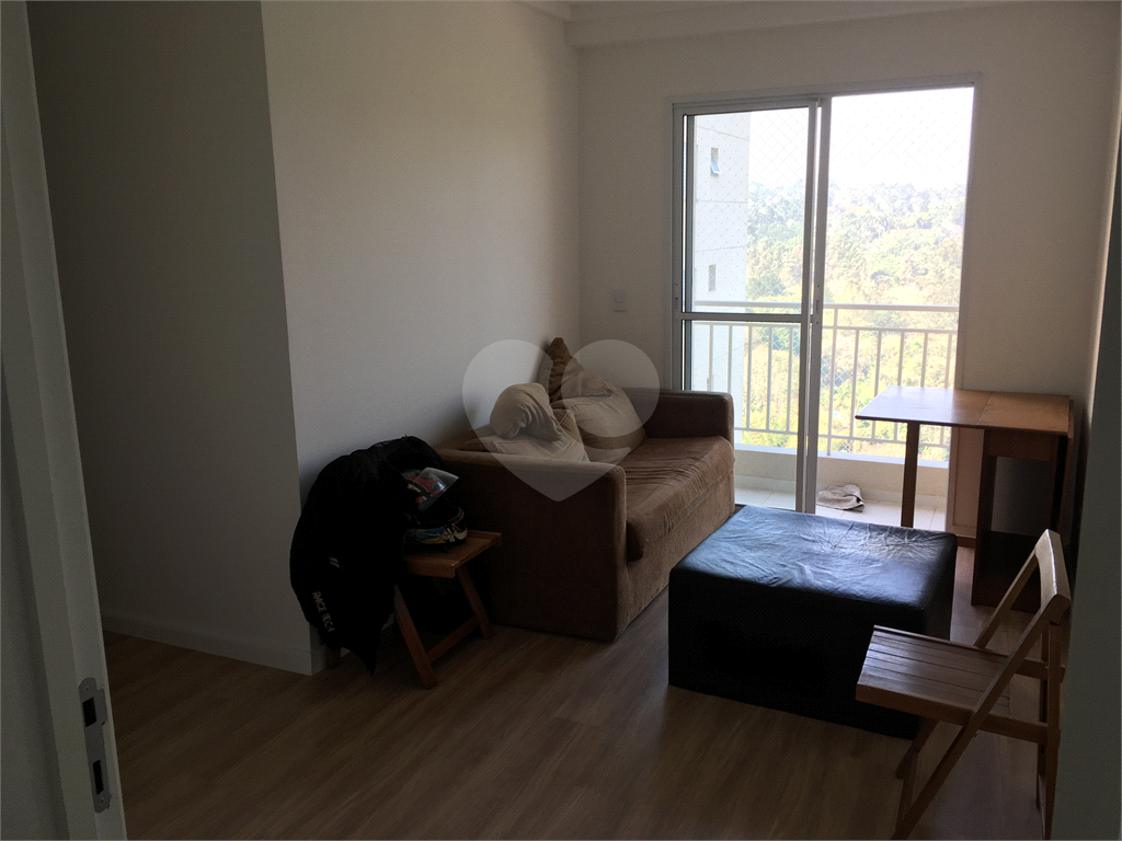 Apartamento de 02 dormitórios à venda na Granja Vianna