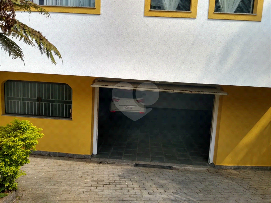 Casa Jardim França com 4 dormitórios, 2 suítes, sala ampla com lareira. cozinha, piscina, 8 vagas