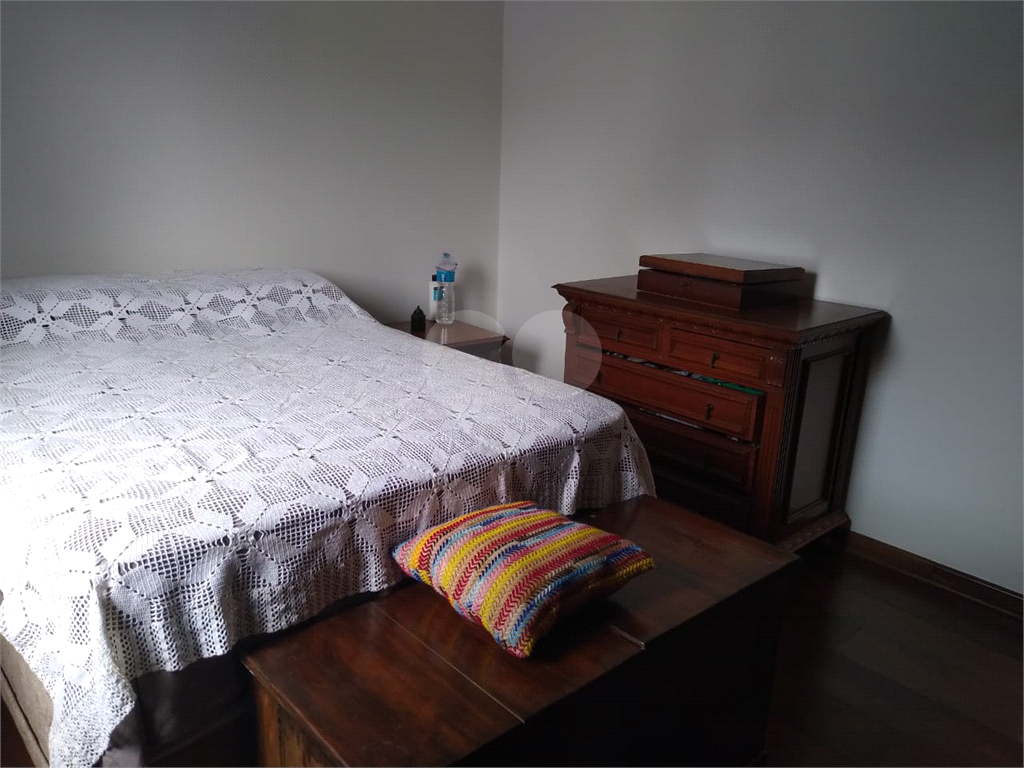 Casa Jardim França com 4 dormitórios, 2 suítes, sala ampla com lareira. cozinha, piscina, 8 vagas