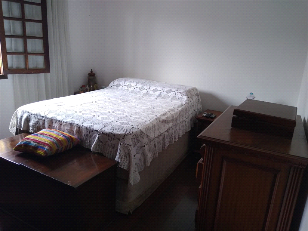 Casa Jardim França com 4 dormitórios, 2 suítes, sala ampla com lareira. cozinha, piscina, 8 vagas