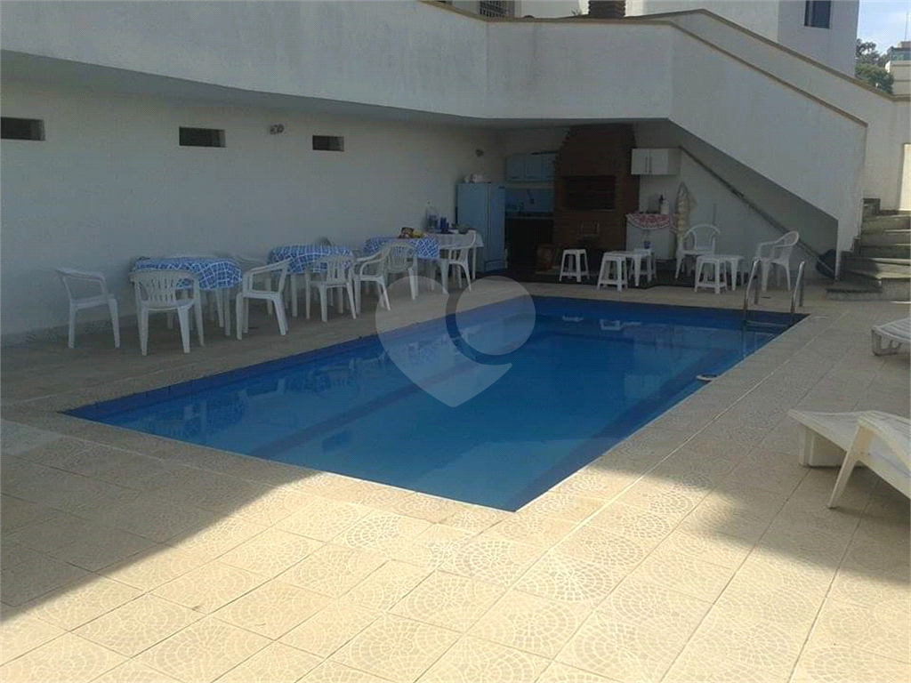 Casa Jardim França com 4 dormitórios, 2 suítes, sala ampla com lareira. cozinha, piscina, 8 vagas