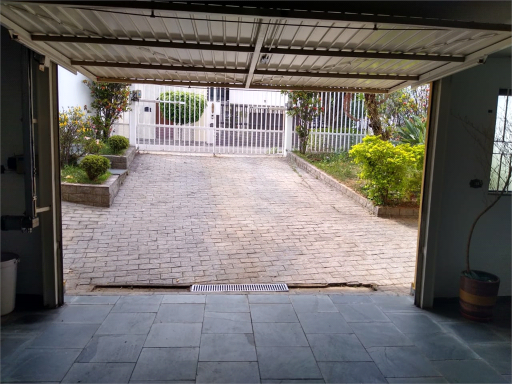 Casa Jardim França com 4 dormitórios, 2 suítes, sala ampla com lareira. cozinha, piscina, 8 vagas